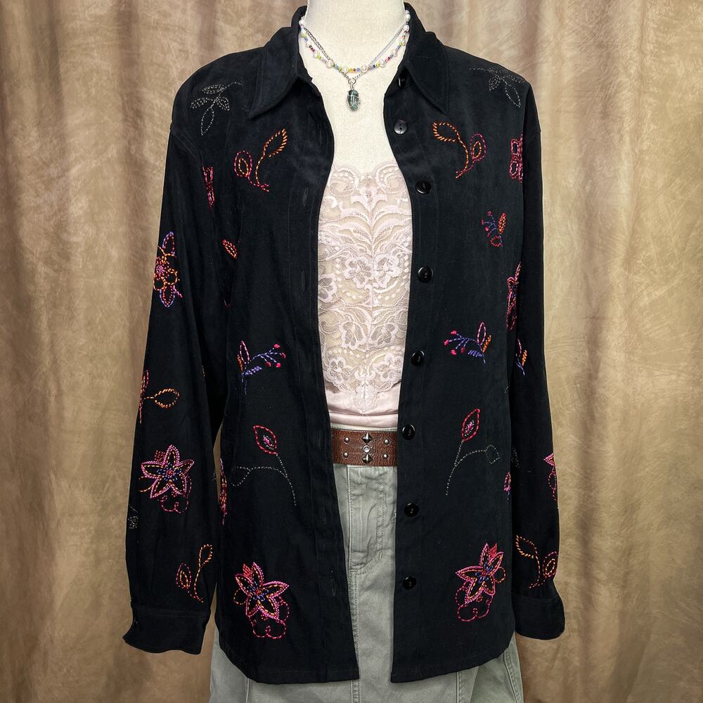 Vintage 90s Floral Embroidered Button Up Shirt Jacket Black Boho Spring Garden
